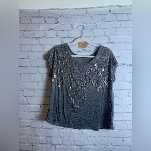Grey and gold top!